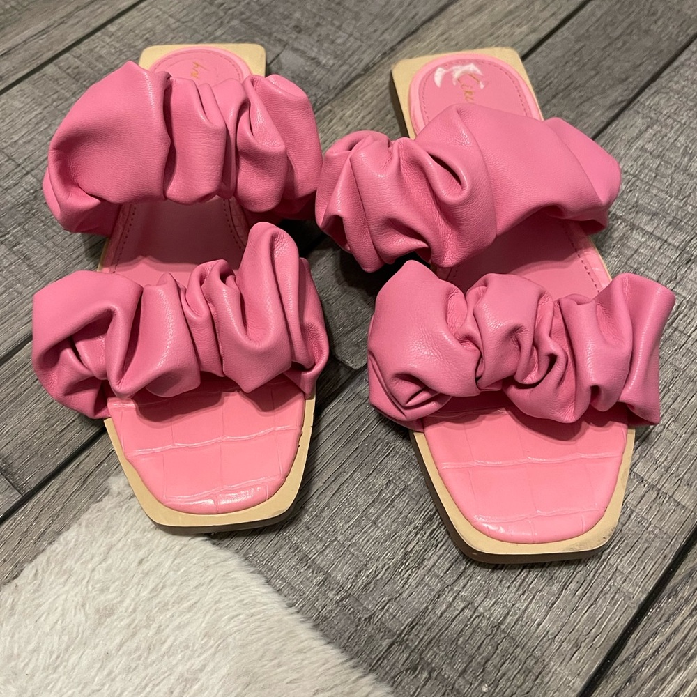 NWOT Circus Sam Edelman pink ruched slides size 5.5 or 35.5